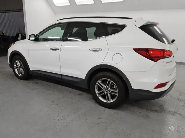 5NMZU3LB5HH028155 2017 HYUNDAI SANTA FE - Image 2