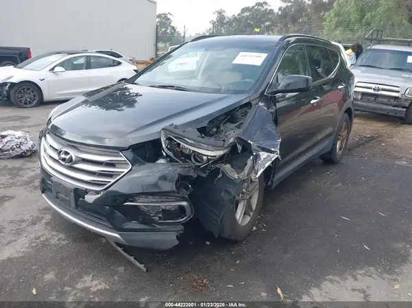 5NMZU3LB5HH032772 2017 HYUNDAI SANTA FE - Image 2