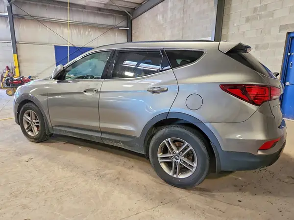5NMZU3LB5HH036904 2017 HYUNDAI SANTA FE - Image 2