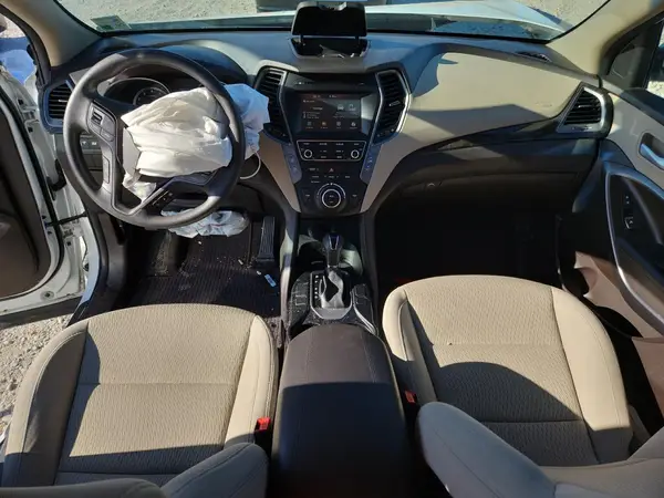 5NMZU3LB5HH039480 2017 HYUNDAI SANTA FE - Image 8