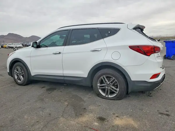 5NMZU3LB5HH041925 2017 HYUNDAI SANTA FE - Image 2