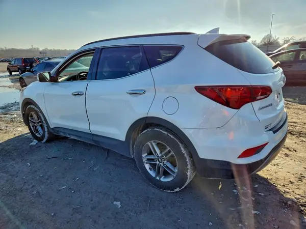 5NMZU3LB5HH042685 2017 HYUNDAI SANTA FE - Image 2