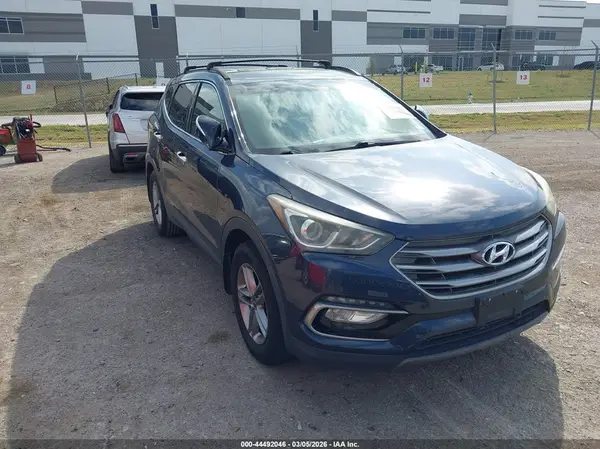 5NMZU3LB5JH063199 2018 HYUNDAI SANTA FE - Image 1