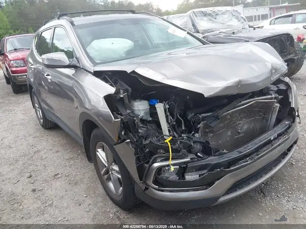 5NMZU3LB5JH065079 2018 HYUNDAI SANTA FE - Image 1