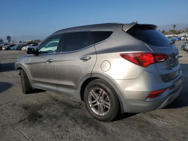 5NMZU3LB5JH066989 2018 HYUNDAI SANTA FE - Image 2