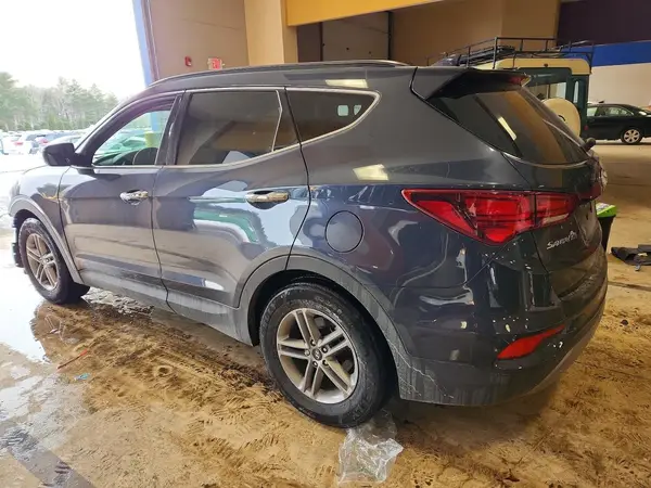 5NMZU3LB5JH079015 2018 HYUNDAI SANTA FE - Image 2