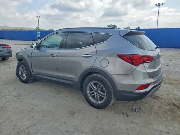 5NMZU3LB5JH083713 2018 HYUNDAI SANTA FE - Image 2