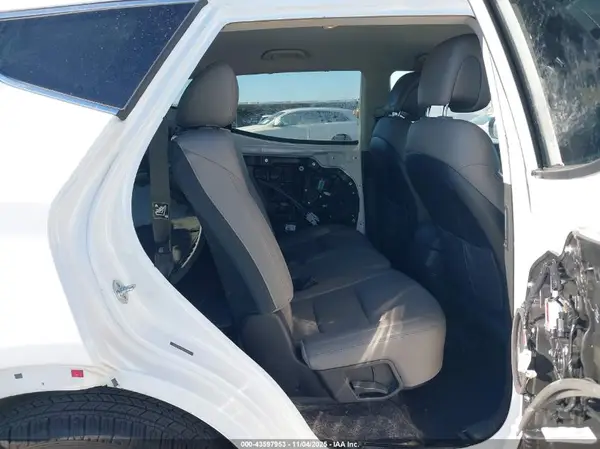 5NMZU3LB5JH104883 2018 HYUNDAI SANTA FE - Image 8