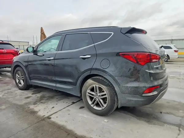 5NMZU3LB6HH001949 2017 HYUNDAI SANTA FE - Image 2