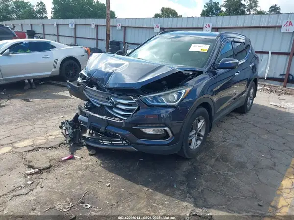 5NMZU3LB6HH002566 2017 HYUNDAI SANTA FE - Image 2