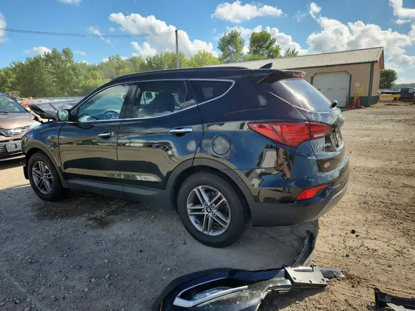 5NMZU3LB6HH002681 2017 HYUNDAI SANTA FE - Image 2