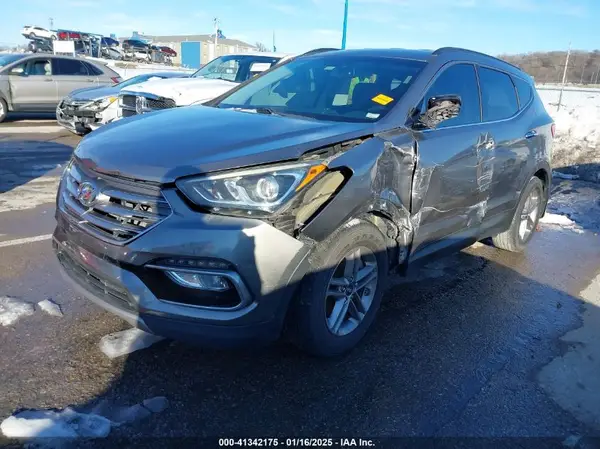 5NMZU3LB6HH012059 2017 HYUNDAI SANTA FE - Image 2