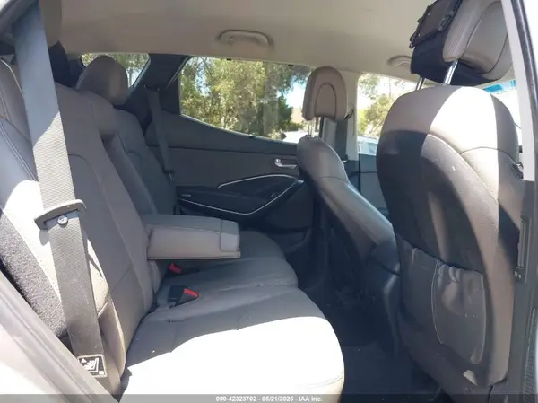 5NMZU3LB6HH020260 2017 HYUNDAI SANTA FE - Image 8