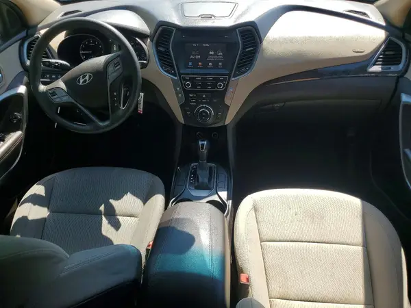 5NMZU3LB6HH025863 2017 HYUNDAI SANTA FE - Image 8