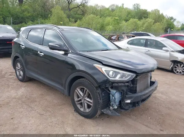 5NMZU3LB6HH044137 2017 HYUNDAI SANTA FE - Image 1