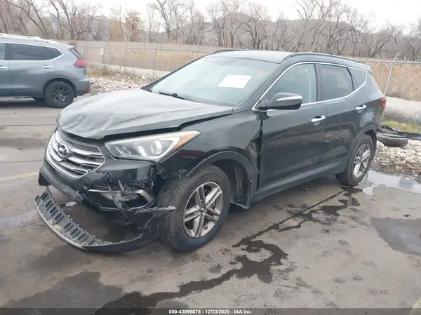 5NMZU3LB6HH048589 2017 HYUNDAI SANTA FE - Image 2