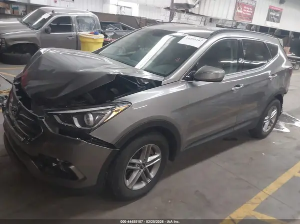 5NMZU3LB6HH051119 2017 HYUNDAI SANTA FE - Image 2
