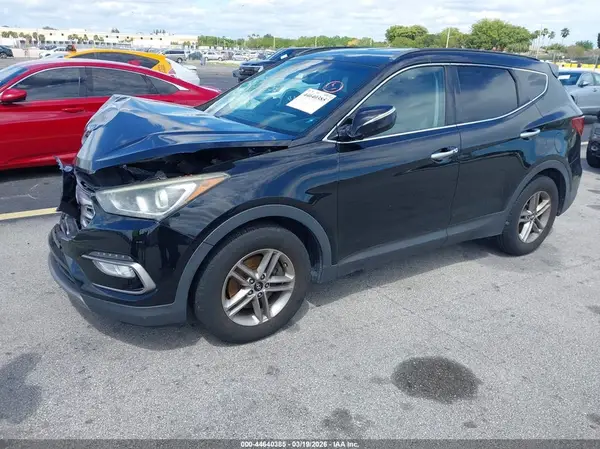 5NMZU3LB6JH057976 2018 HYUNDAI SANTA FE - Image 2