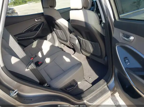 5NMZU3LB6JH073045 2018 HYUNDAI SANTA FE - Image 8