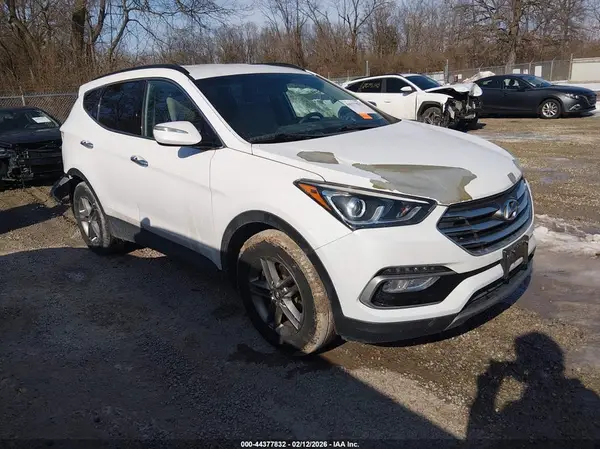 5NMZU3LB6JH081582 2018 HYUNDAI SANTA FE - Image 1