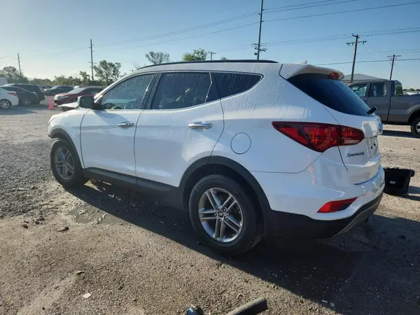 5NMZU3LB6JH104228 2018 HYUNDAI SANTA FE - Image 2