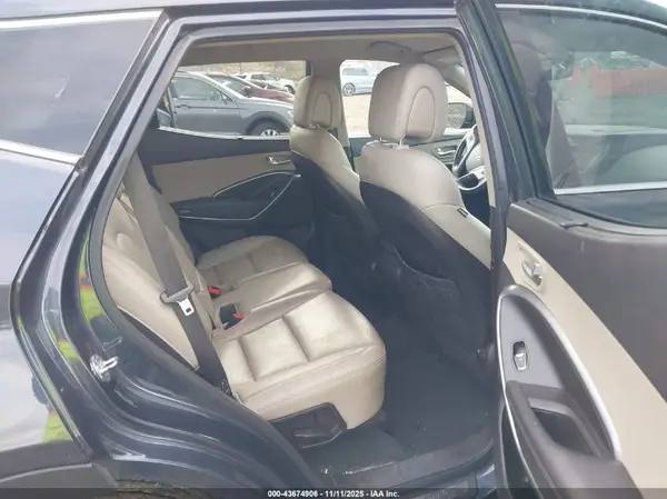 5NMZU3LB7HH000521 2017 HYUNDAI SANTA FE - Image 8