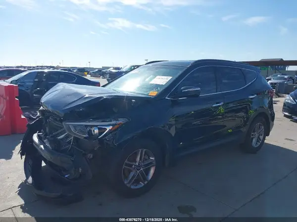 5NMZU3LB7HH005475 2017 HYUNDAI SANTA FE - Image 2