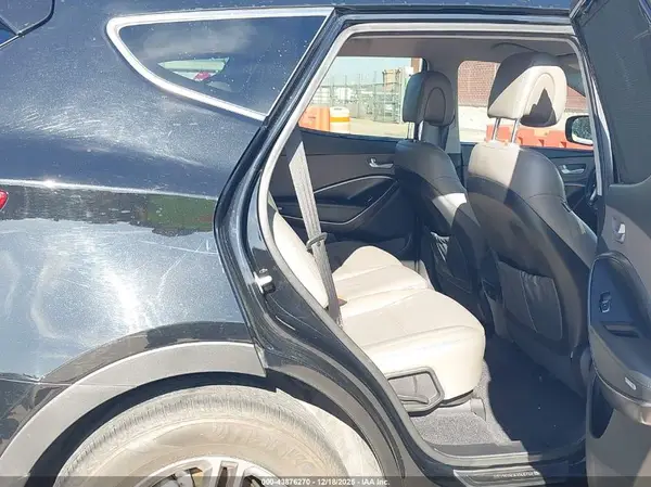 5NMZU3LB7HH005475 2017 HYUNDAI SANTA FE - Image 8