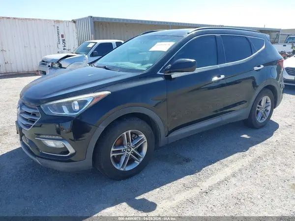 5NMZU3LB7HH007744 2017 HYUNDAI SANTA FE - Image 2