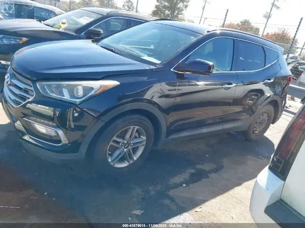 5NMZU3LB7HH010806 2017 HYUNDAI SANTA FE - Image 2