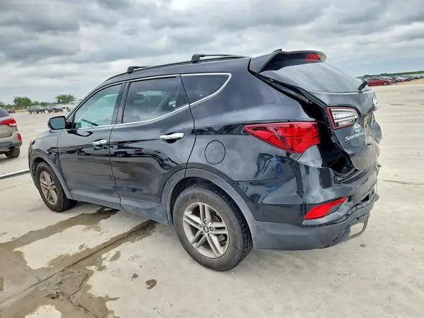 5NMZU3LB7HH014483 2017 HYUNDAI SANTA FE - Image 2