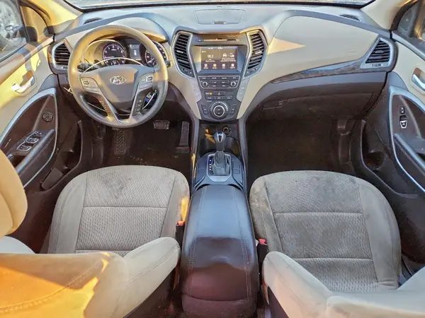 5NMZU3LB7HH022504 2017 HYUNDAI SANTA FE - Image 8