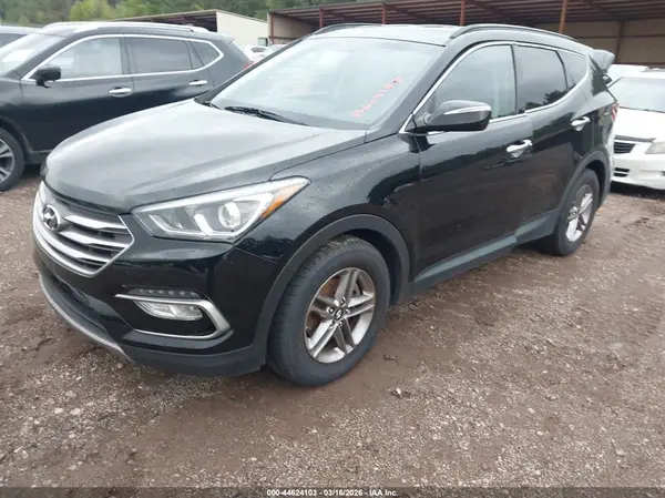 5NMZU3LB7HH024303 2017 HYUNDAI SANTA FE - Image 2