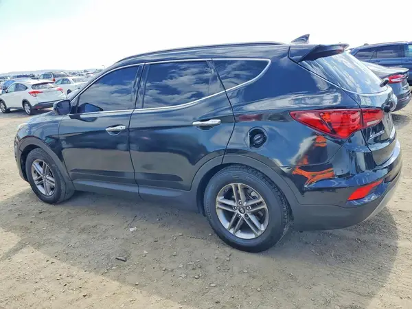 5NMZU3LB7HH029582 2017 HYUNDAI SANTA FE - Image 2