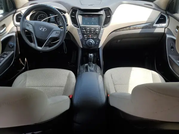 5NMZU3LB7HH030084 2017 HYUNDAI SANTA FE - Image 8