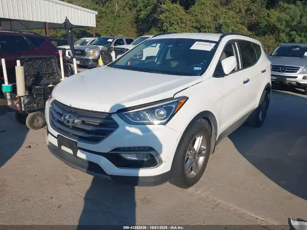 5NMZU3LB7HH042901 2017 HYUNDAI SANTA FE - Image 2