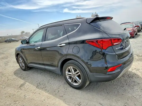 5NMZU3LB7HH047757 2017 HYUNDAI SANTA FE - Image 2