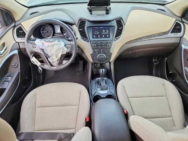 5NMZU3LB7HH052005 2017 HYUNDAI SANTA FE - Image 8