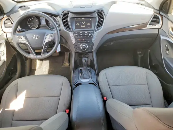 5NMZU3LB8HH002133 2017 HYUNDAI SANTA FE - Image 8