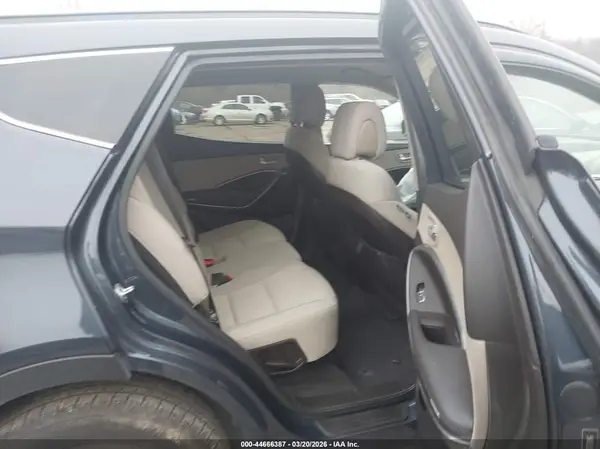 5NMZU3LB8HH009812 2017 HYUNDAI SANTA FE - Image 8