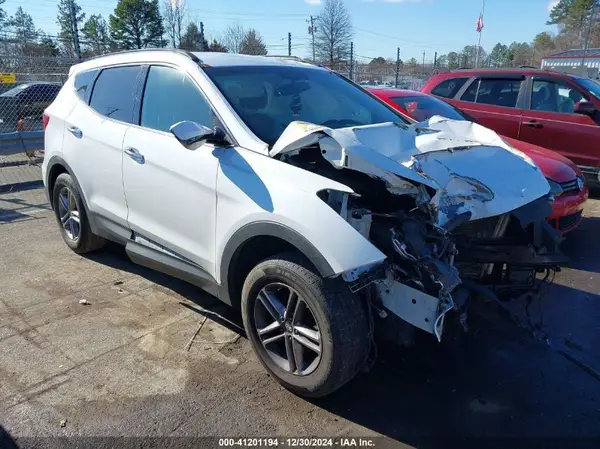 5NMZU3LB8HH010930 2017 HYUNDAI SANTA FE - Image 1