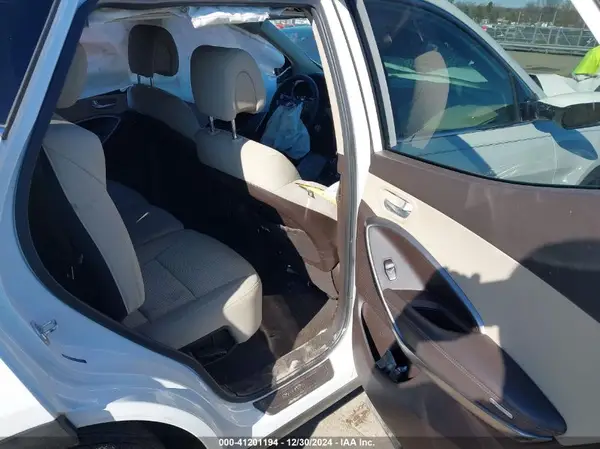 5NMZU3LB8HH010930 2017 HYUNDAI SANTA FE - Image 8