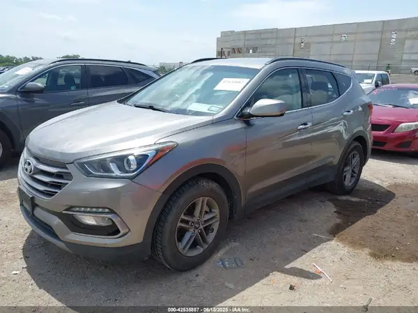 5NMZU3LB8HH011723 2017 HYUNDAI SANTA FE - Image 2