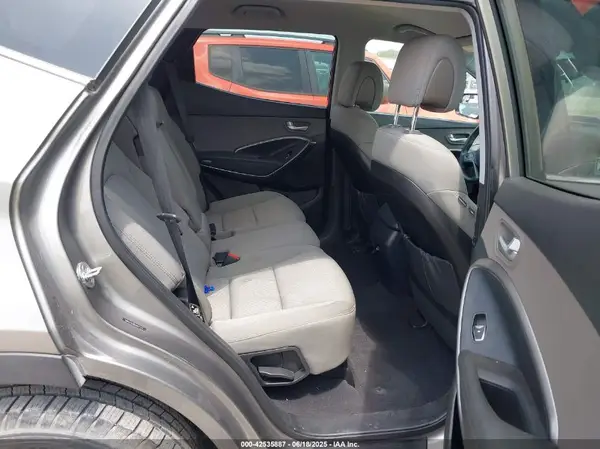 5NMZU3LB8HH011723 2017 HYUNDAI SANTA FE - Image 8