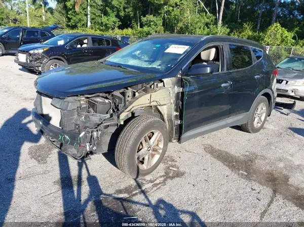 5NMZU3LB8HH012323 2017 HYUNDAI SANTA FE - Image 2