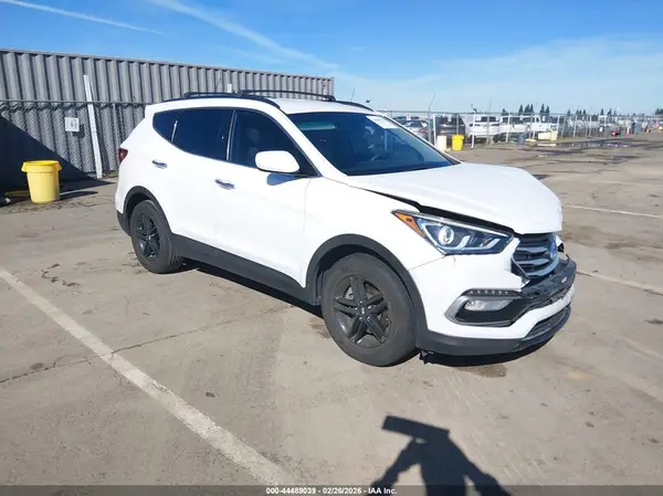 5NMZU3LB8HH013696 2017 HYUNDAI SANTA FE - Image 1