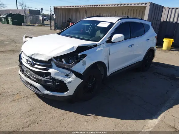 5NMZU3LB8HH013696 2017 HYUNDAI SANTA FE - Image 2
