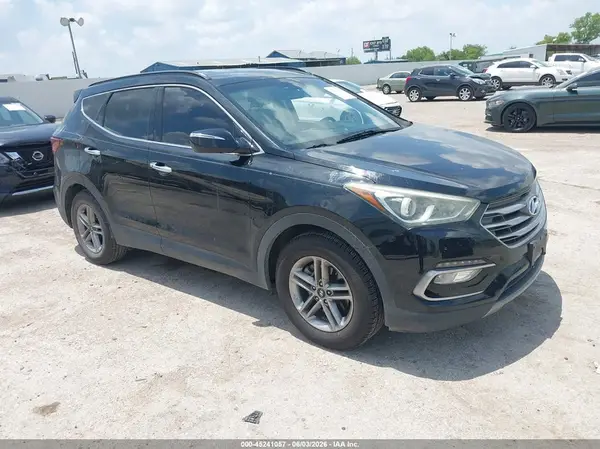 5NMZU3LB8HH013813 2017 HYUNDAI SANTA FE - Image 1