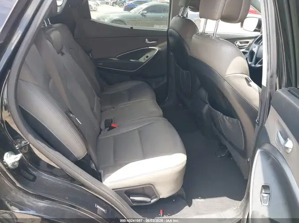 5NMZU3LB8HH013813 2017 HYUNDAI SANTA FE - Image 8