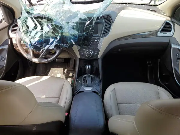 5NMZU3LB8HH014993 2017 HYUNDAI SANTA FE - Image 8